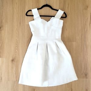 Beautiful le chateau white dress size small